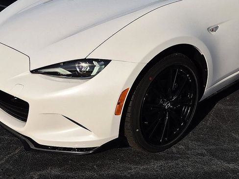 New 2026 MAZDA MX-5 Miata Club w/ Interior Package RWD image 9