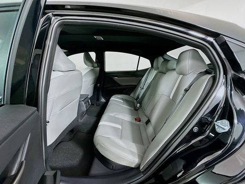 Used 2025 Toyota Camry SE image 23