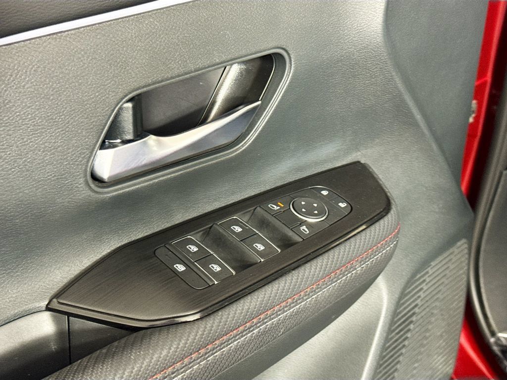 Used 2025 Nissan Kicks SR w/ Illumination Package AWD/4WD image 22