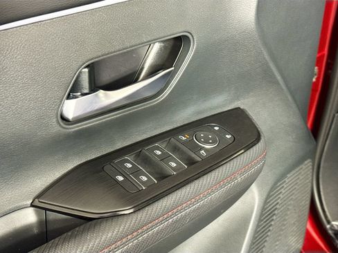 Used 2025 Nissan Kicks SR w/ Illumination Package AWD/4WD image 22