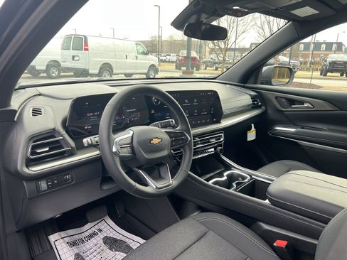 New 2026 Chevrolet Traverse LT image 17
