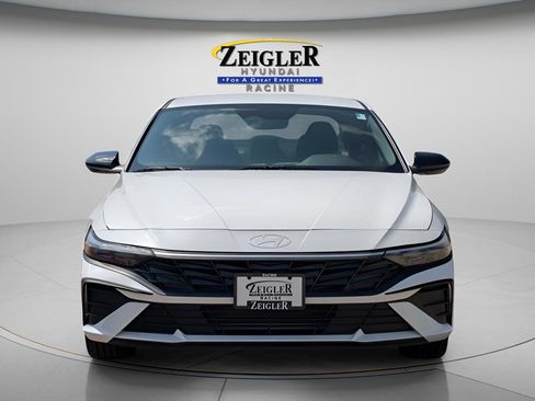 New 2025 Hyundai Elantra Sport FWD image 2