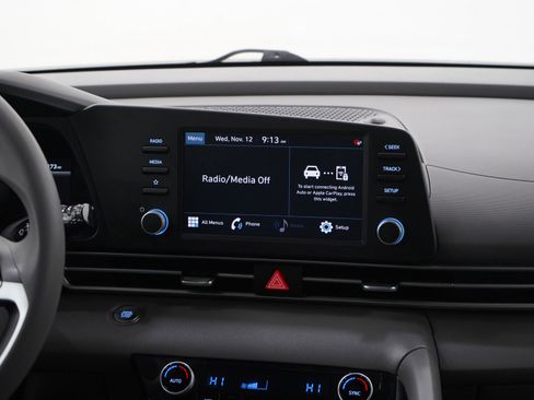 Used 2022 Hyundai Elantra SEL image 16