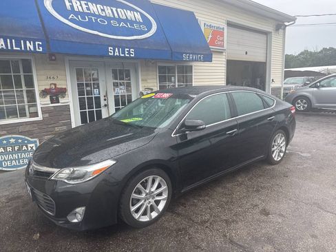 Used 2014 Toyota Avalon Limited FWD image 3