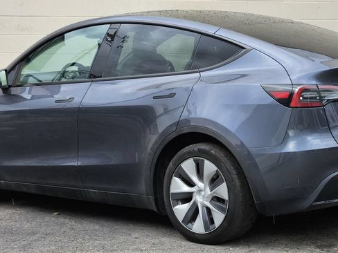 Used 2023 Tesla Model Y Long Range AWD/4WD image 3