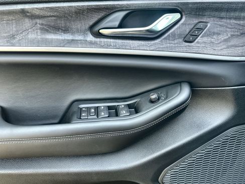 New 2025 Jeep Grand Cherokee Limited w/ Luxury Tech Group II image 15