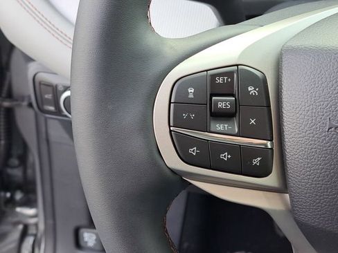 Used 2026 Ford Explorer Active w/ Active Comfort Package image 9