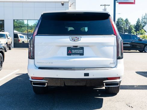 Used 2021 Cadillac Escalade ESV Premium Luxury w/ Performance Package AWD/4WD image 5