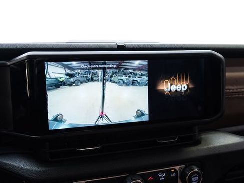 Used 2025 Jeep Gladiator Sport AWD/4WD image 64