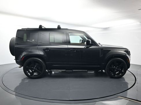 Used 2024 Land Rover Defender 110 V8 image 16