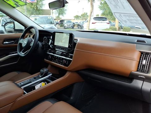 Used 2024 Nissan Pathfinder Platinum w/ Cargo Package image 11