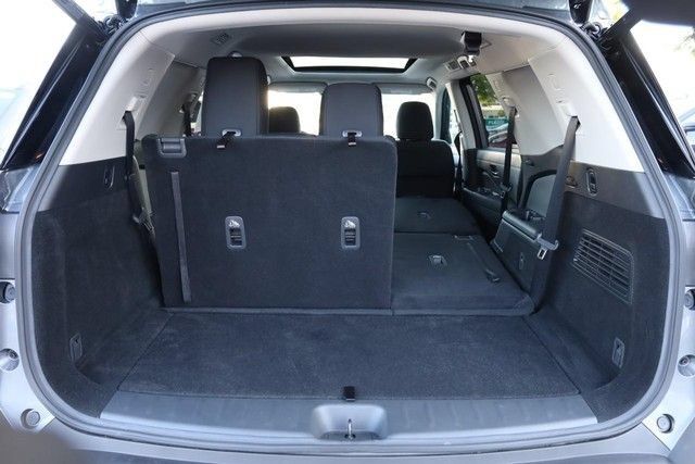 Certified 2025 Nissan Pathfinder SV w/ SV Premium Package AWD/4WD image 8