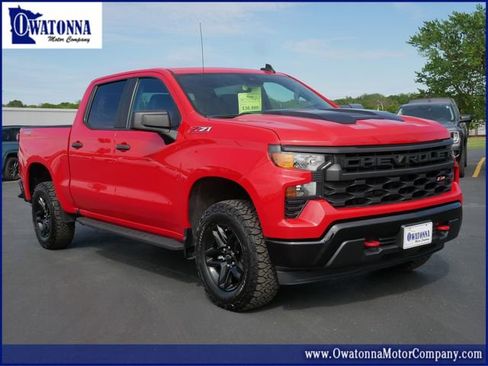 Used 2022 Chevrolet Silverado 1500 Custom Trail Boss w/ LPO, Dark Essentials Package AWD/4WD image 1