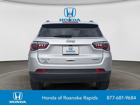 Used 2024 Jeep Compass Latitude AWD/4WD image 4