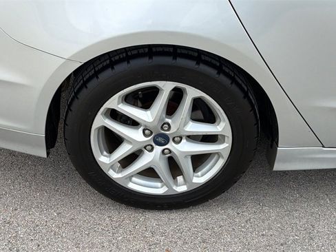 Used 2013 Ford Fusion SE image 9