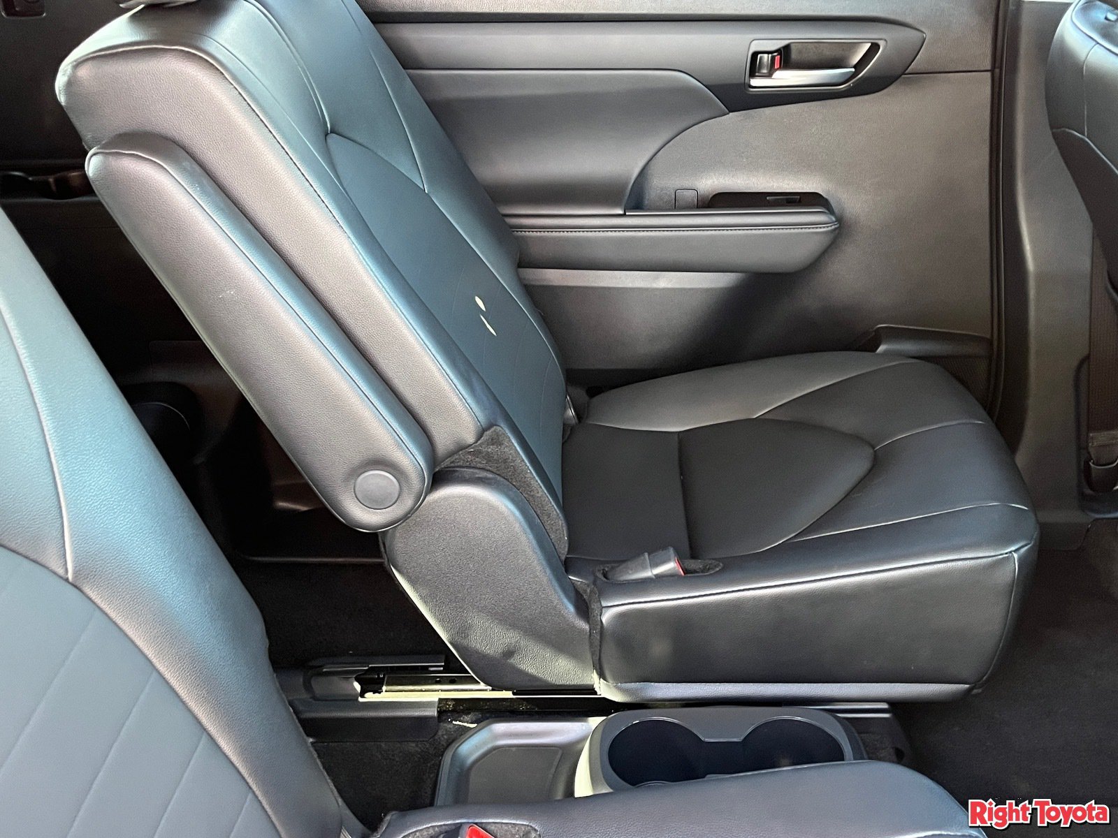 Certified 2026 Toyota Highlander XLE AWD/4WD image 15