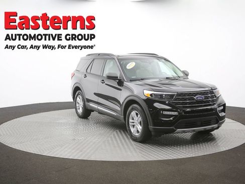 Used 2021 Ford Explorer XLT w/ Equipment Group 202A AWD/4WD image 50