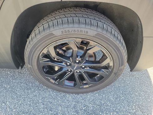 Used 2020 GMC Terrain SLT w/ Preferred Package AWD/4WD image 9
