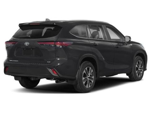 Used 2023 Toyota Highlander XLE FWD image 5
