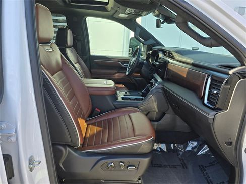 Used 2024 GMC Sierra 3500 Denali Ultimate image 50
