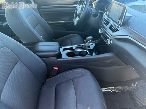 Used 2024 Nissan Altima 2.5 SV image 30