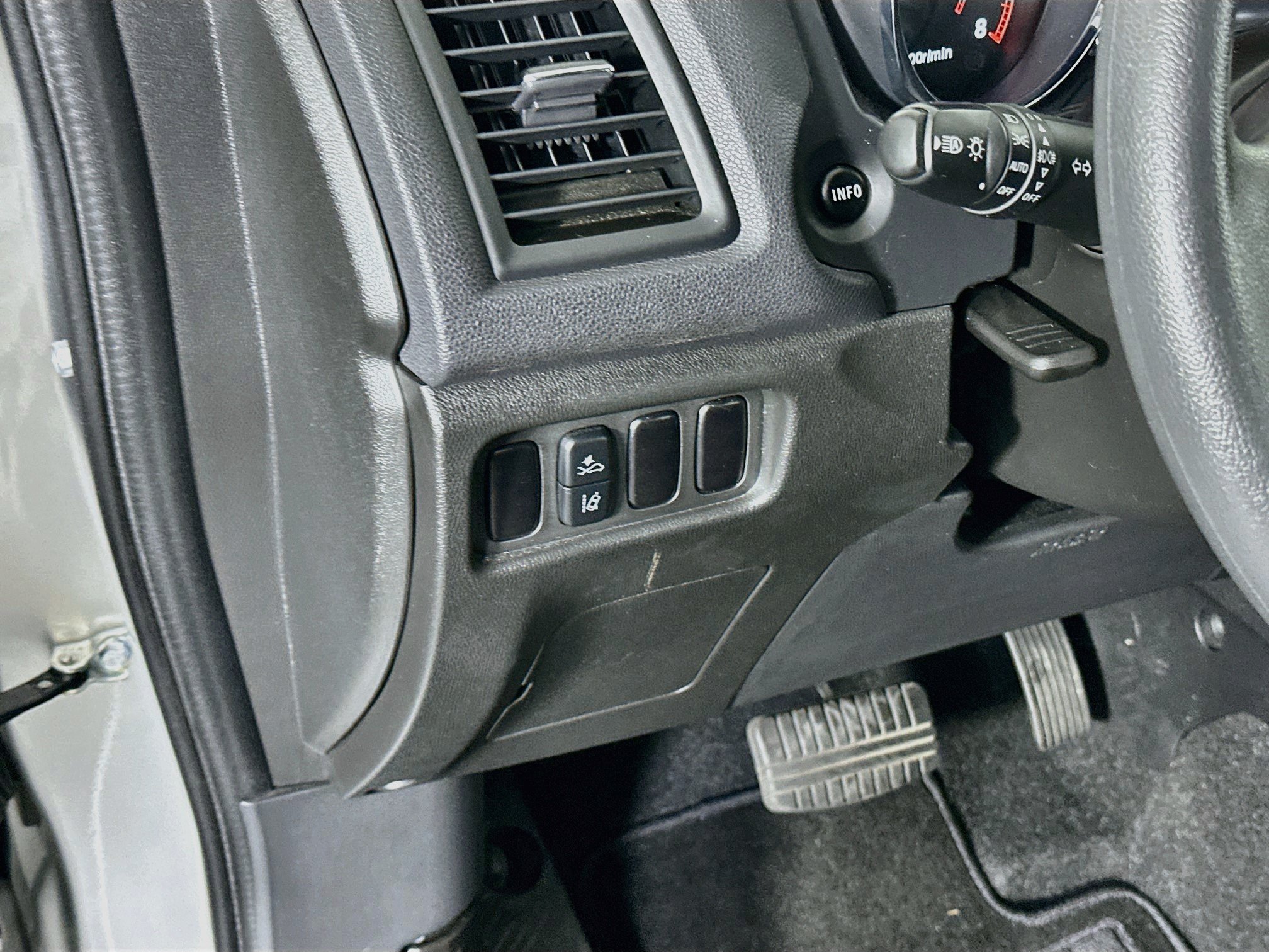Used 2024 Mitsubishi Outlander Sport ES AWD/4WD image 16