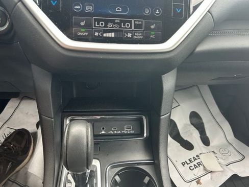 Used 2024 Subaru Ascent Limited w/ Technology Package AWD/4WD image 22