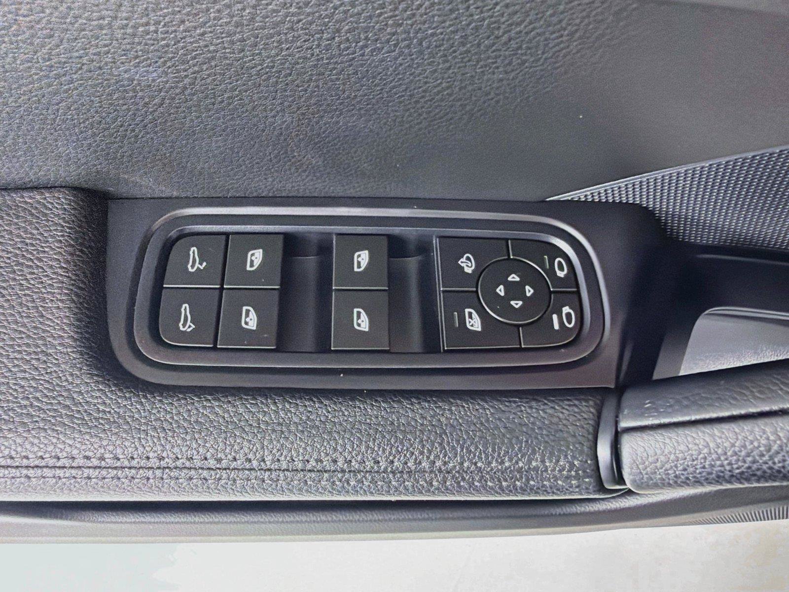 Certified 2024 Porsche Cayenne AWD/4WD image 9