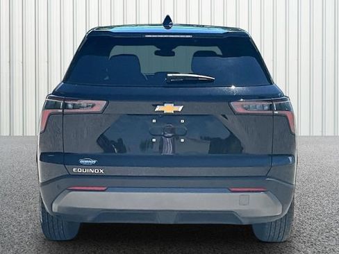 Used 2026 Chevrolet Equinox LT FWD image 4