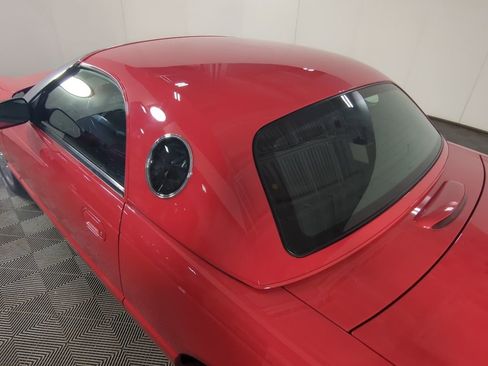 Used 2002 Ford Thunderbird Base image 12