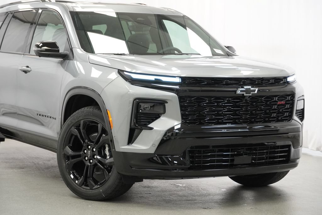 New 2027 Chevrolet Traverse RS w/ LPO, Floor Liner Package AWD/4WD image 9
