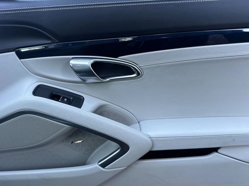 Used 2019 Porsche 718 Cayman GTS image 16