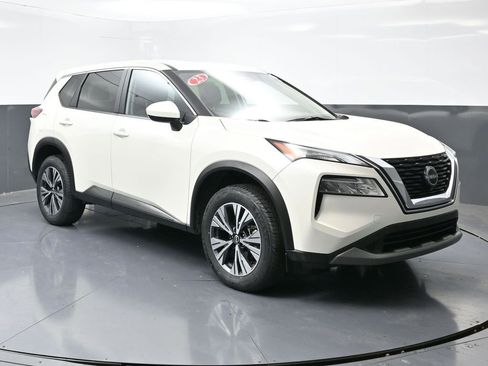 Used 2023 Nissan Rogue SV image 6