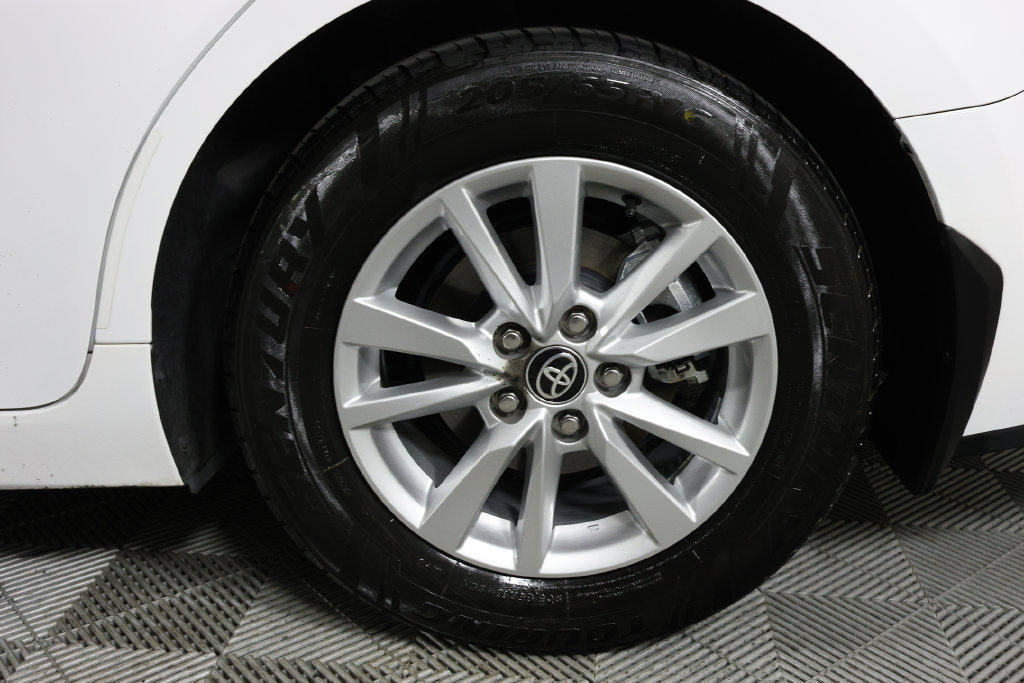 Used 2026 Toyota Camry LE w/ Convenience Package FWD image 38