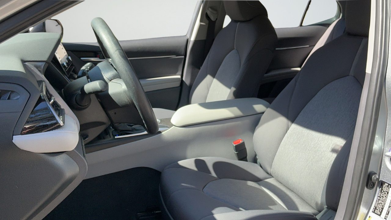 Used 2024 Toyota Camry LE FWD image 17
