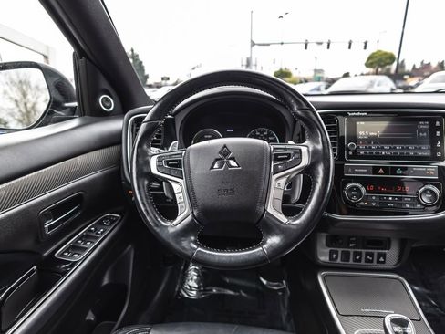Used 2019 Mitsubishi Outlander GT AWD/4WD image 27