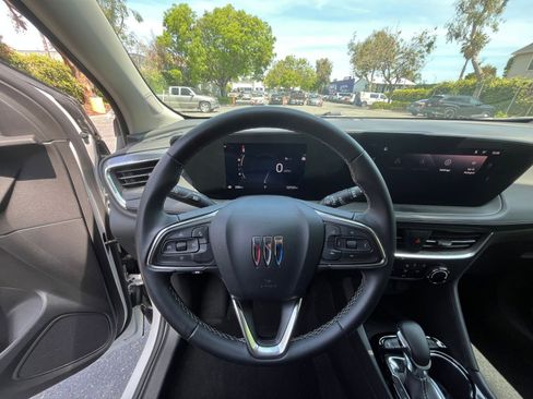 Used 2025 Buick Encore GX Preferred FWD image 33