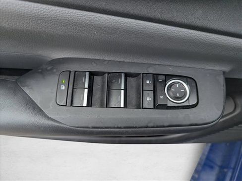 Used 2023 Toyota Prius XLE image 10