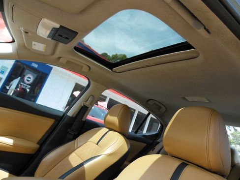 Used 2021 Nissan Sentra SV w/ SV Premium Package FWD image 9