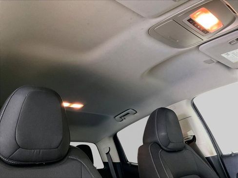 Used 2022 Chevrolet Colorado LT RWD image 17