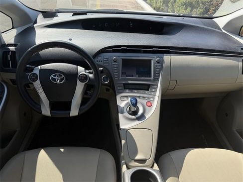 Used 2015 Toyota Prius Four w/ Deluxe Solar Roof Package image 9