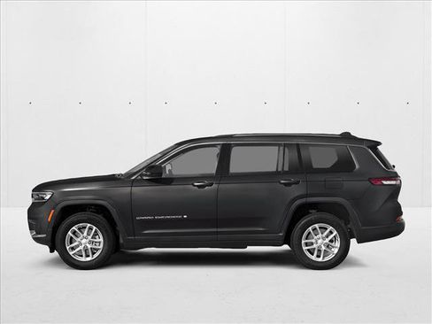 New 2025 Jeep Grand Cherokee L Limited w/ Trailer Tow Package image 3