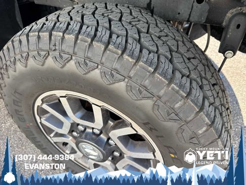 Used 2024 RAM 2500 Limited image 22