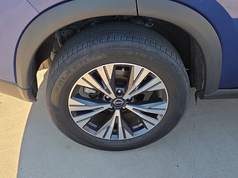 Used 2023 Nissan Rogue SV image 7