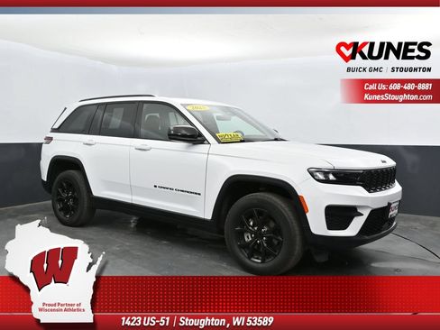 Used 2025 Jeep Grand Cherokee Altitude AWD/4WD image 1