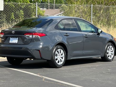 Used 2024 Toyota Corolla LE FWD image 2