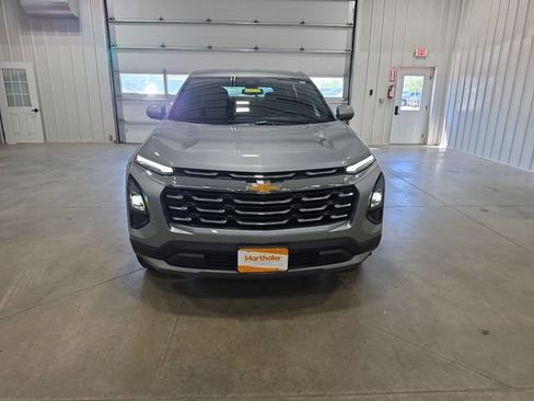 Used 2026 Chevrolet Equinox LT AWD/4WD image 3
