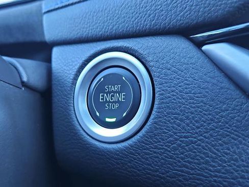 Certified 2025 Cadillac XT4 Sport image 17