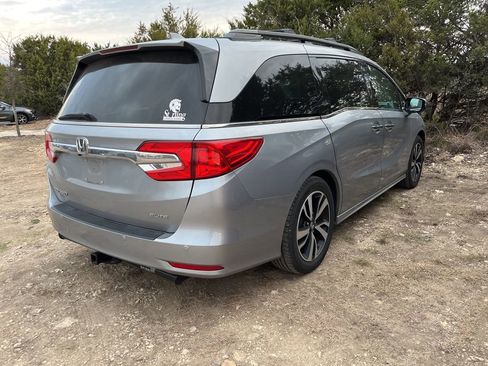 Used 2018 Honda Odyssey Elite image 3