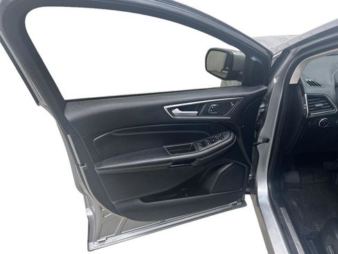Certified 2022 Ford Edge Titanium w/ Cargo Accessory Package AWD/4WD image 4